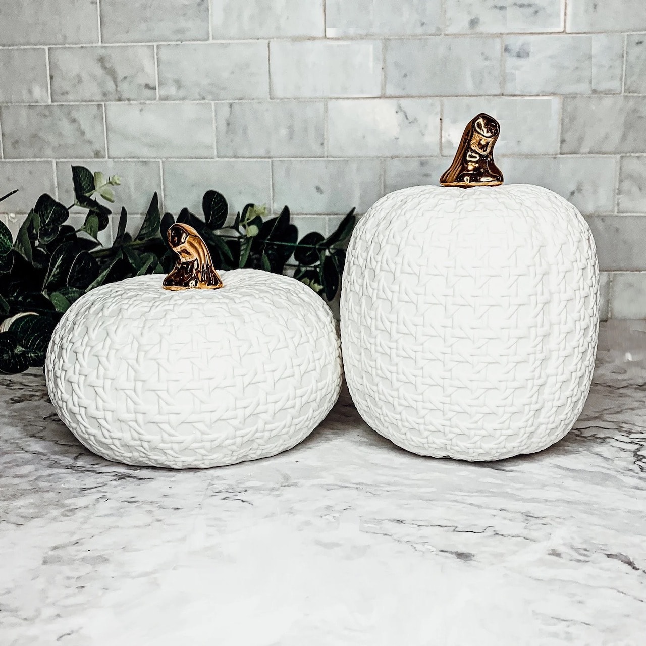 modern halloween decorations aesthetic cozy pumpkins