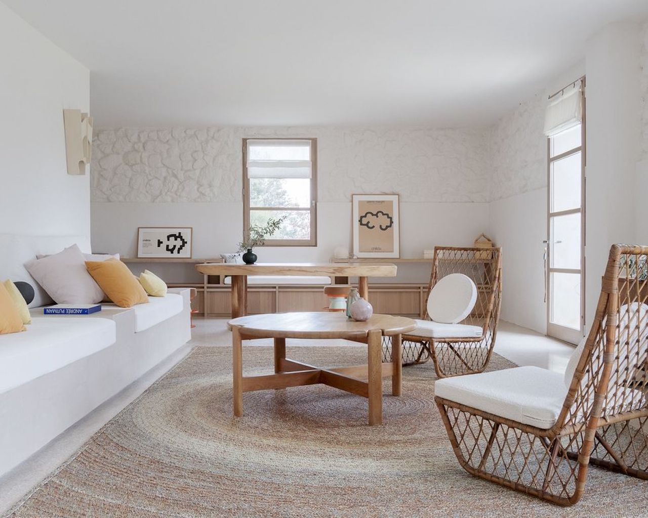 Japanese interior design rugs wooden furniture