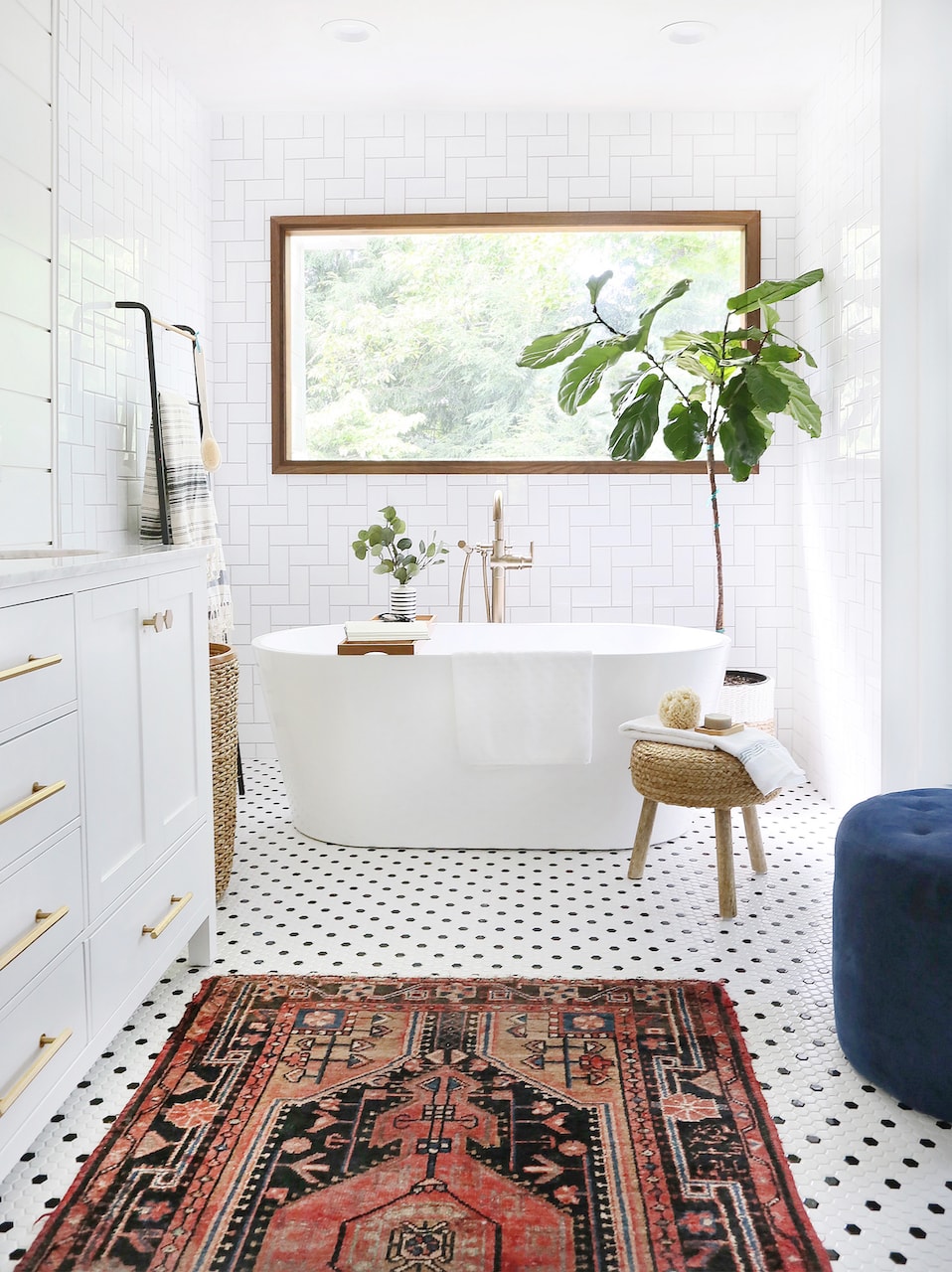 art deco bathroom interior design vintage rug
