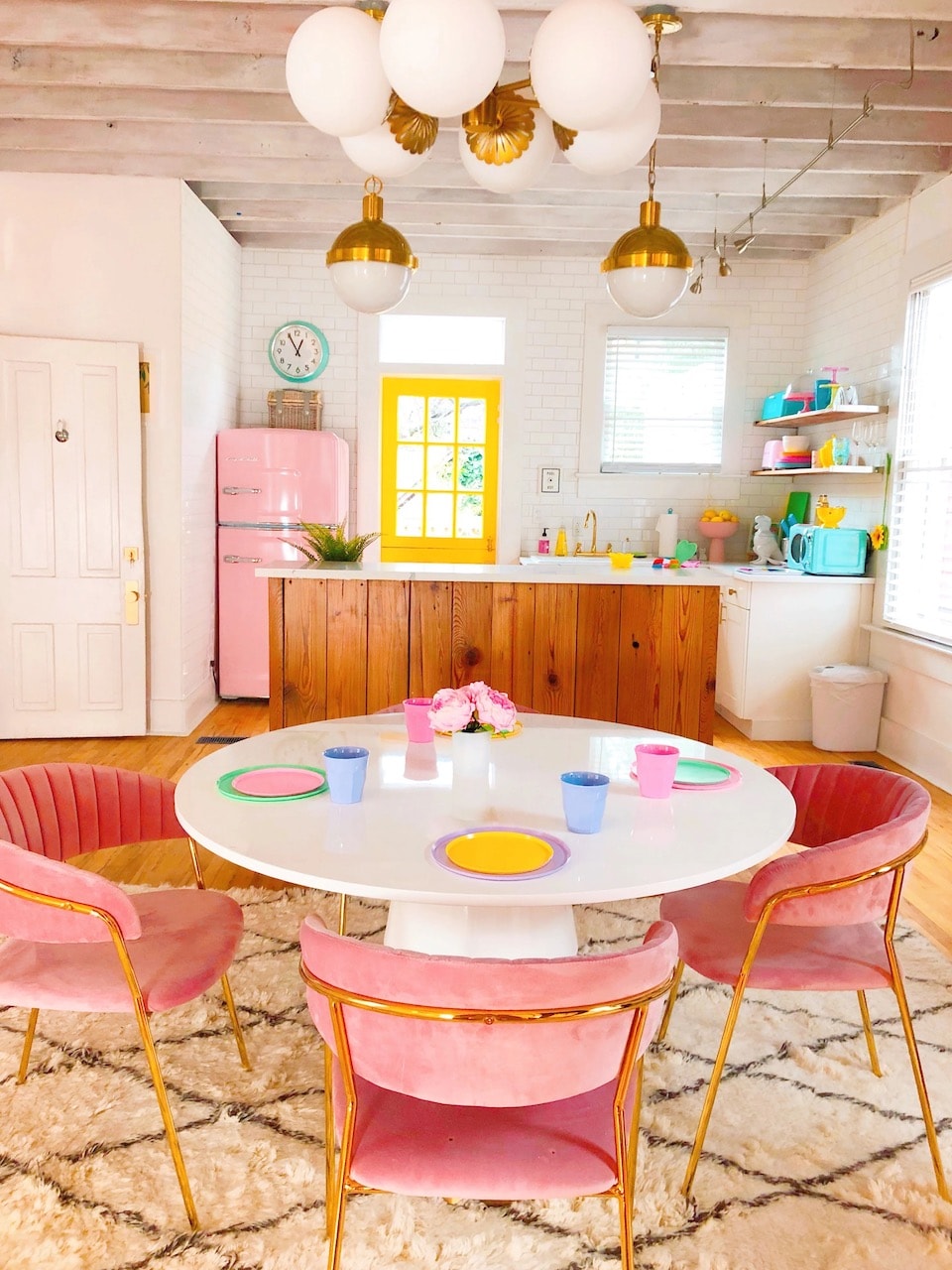 airbnb-ideas-for-more-bookings_aesthetic-decor-pink-smeg-fridge