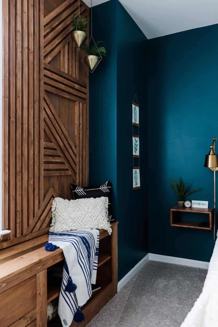accent-wall-dos-donts_geometric-wood-paneling