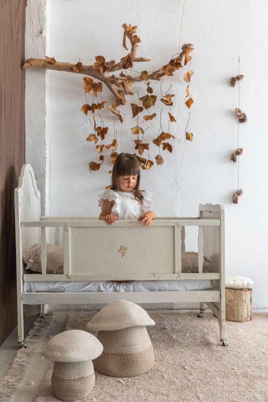 fall bedroom decor ideas for kids branch with leaves