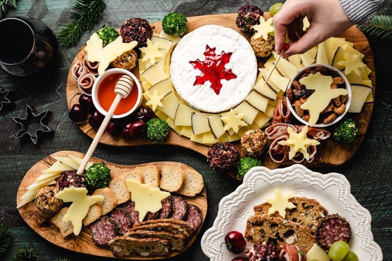 unique charcuterie boards ideas for the holidays reindeer snowflakes